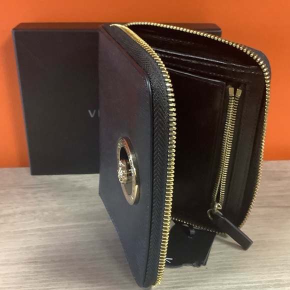 Versace Iconic Medusa Head Square Wallet - Picture 9 of 10